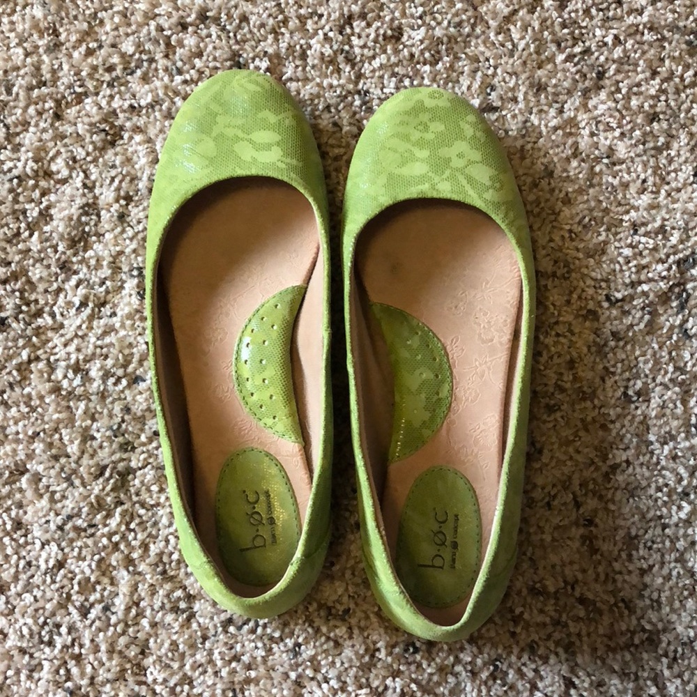 Green BOC flats size 8/39